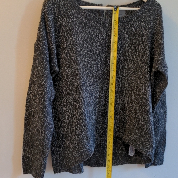 Sweater - Picture 6 of 8